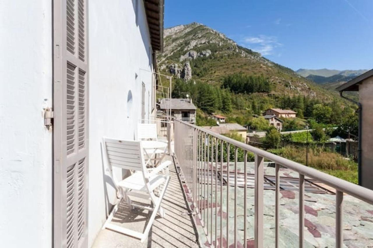 Sunny 1-Bed Apartment In Lovely Mountain Village La Brigue Eksteriør bilde